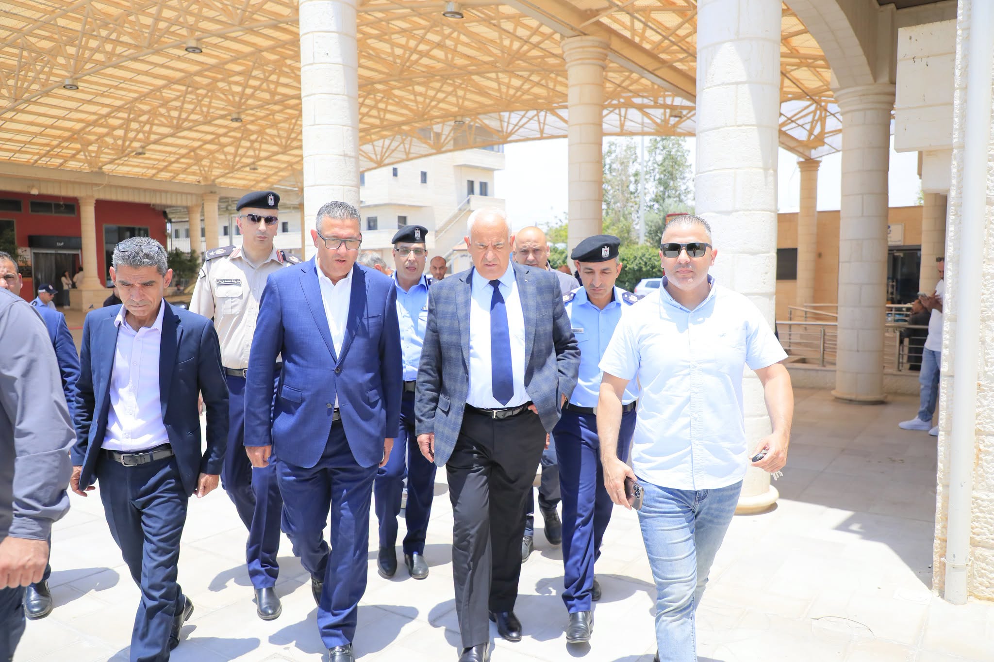 وزير الداخلية الفلسطيني من معبر الكرامة: نثمن تعاون الأردن