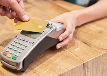 الإفتاء الاردنية : لا يجوز إضافة عمولة على الدفع بالبطاقات الائتمانية
