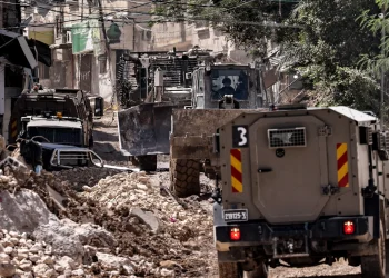 الاحتلال يمدد إغلاق مخيمات فلسطينية ويواصل حملات الدهم والاعتقالات بالضفة