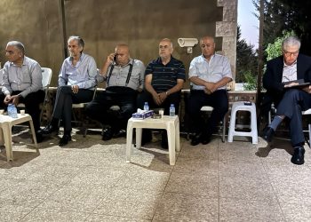 أجتماع هيئة خريجي كلية الحسين في منزل الطراونه