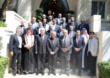 العيسوي يلتقي وفدا من أبناء عشيرة الحمارشة