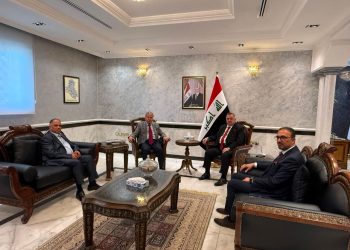 مستشفى المقاصد يبحث مع السفير العراقي تعزيز التعاون الصحي وخدمة المرضى العراقيين