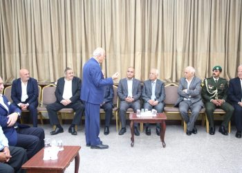 مندوبا عن الملك وولي العهد.. العيسوي يعزي المعاعية وعكروش