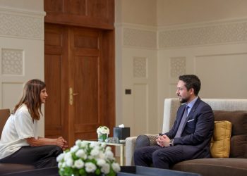 ولي العهد يلتقي الوزيرة المفوضة لشؤون القوات المسلحة الفرنسية