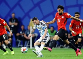 كولينا يكشف كواليس مباراة مصر والأرجنتين.. لماذا تدخل الـVAR ضد الفراعنة؟