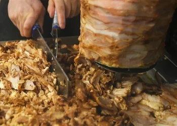 الغذاء والدواء: عقوبات مغلظة بحق المنشآت المتسببة بالتسمم الغذائي