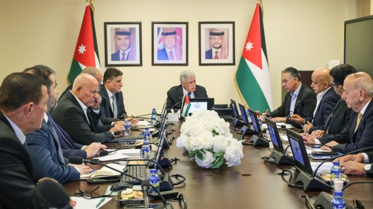 القطامين والقضاة يبحثان تسريع انسياب البضائع عبر العقبة والكرامة