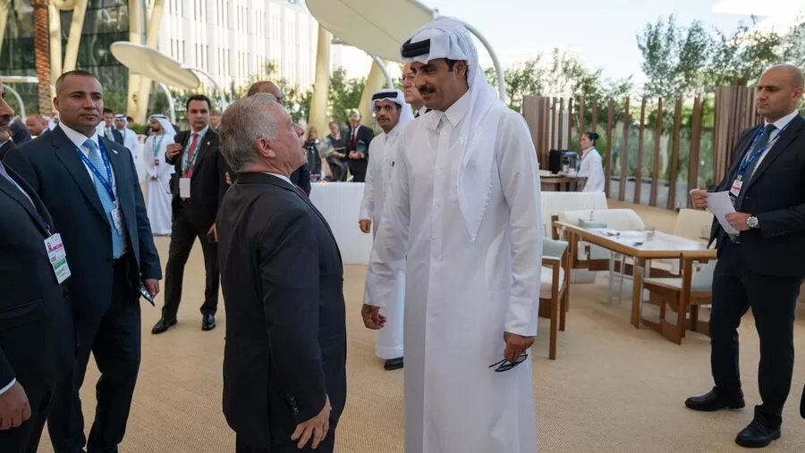 الملك يغادر إلى الدوحة لتقديم العزاء بوفاة الشيخ حمد