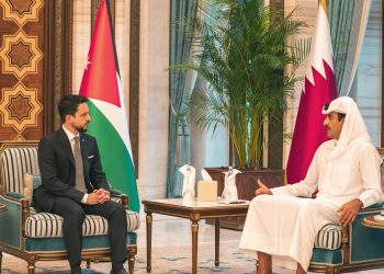 ولي العهد يعزي بوفاة الشيخ حمد بن خليفة آل ثاني