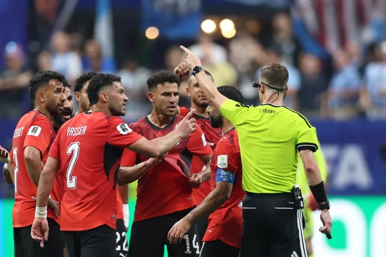 اعتراف أرجنتيني وإجماع عالمي على ظلم الحكم لمنتخب مصر أمام التانغو