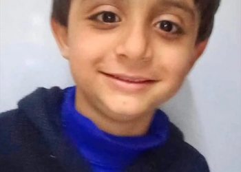 العثور على طفل حي معصوم في عين الباشا