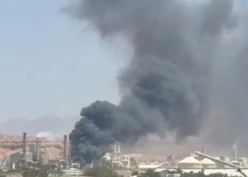 السيطرة على حريق في المجمع الصناعي بالعقبة دون إصابات