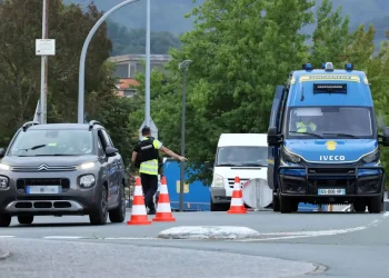 إسبانيا تفعل إجراءات مراقبة الحدود للوافدين من إيطاليا