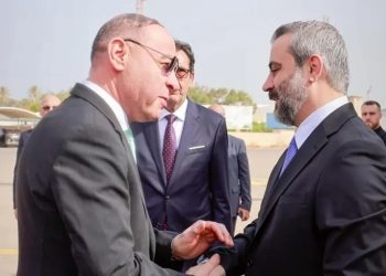 بعد 14 من إغلاقها.. الشيباني يصل إلى ليبيا لافتتاح السفارة السورية