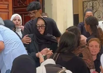حضور فني ولحظات مؤثرة في جنازة ابنة نجلاء فتحي