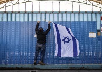 الاحتلال يصعّد ضد الأونروا.. إخلاء مقرها في كفر عقب شمال القدس