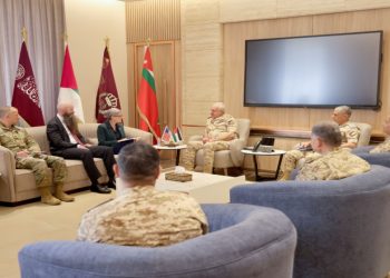 الحنيطي يبحث مع عضو عسكري في مجلس الشيوخ الأميركي التعاون العسكري