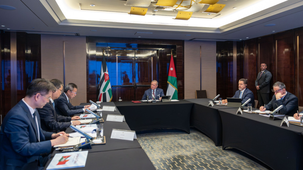 الملك يعرب عن اهتمام الأردن بالتجربة الصينية في تطوير الشركات التابعة للدولة
