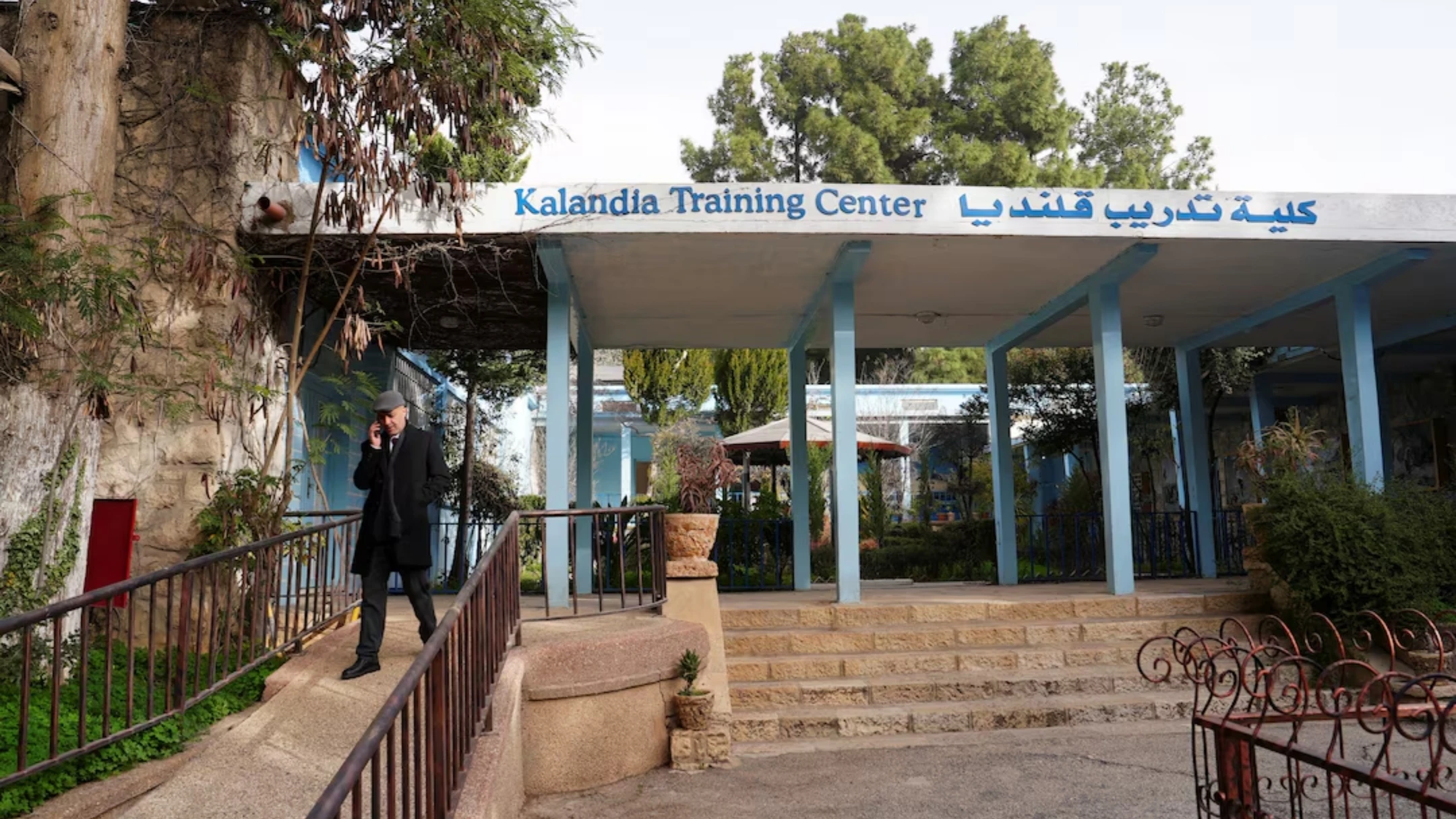 شرطة الاحتلال تقتحم مجددا معهد قلنديا شمال القدس