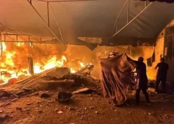 جيش الاحتلال يواصل نسف المنازل واستهداف خيام النازحين في قطاع غزة