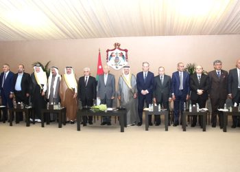 تنفيذا لتوجيهات الملك.. رئيس الديوان الملكي يلتقي (300) من وجهاء وممثلي محافظة معان لاستكمال بحث أولوياتها عقب الزيارة الملكية