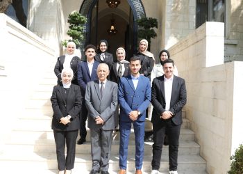 رئيس الديوان الملكي يستقبل وفدا من مجلس شباب عجلون