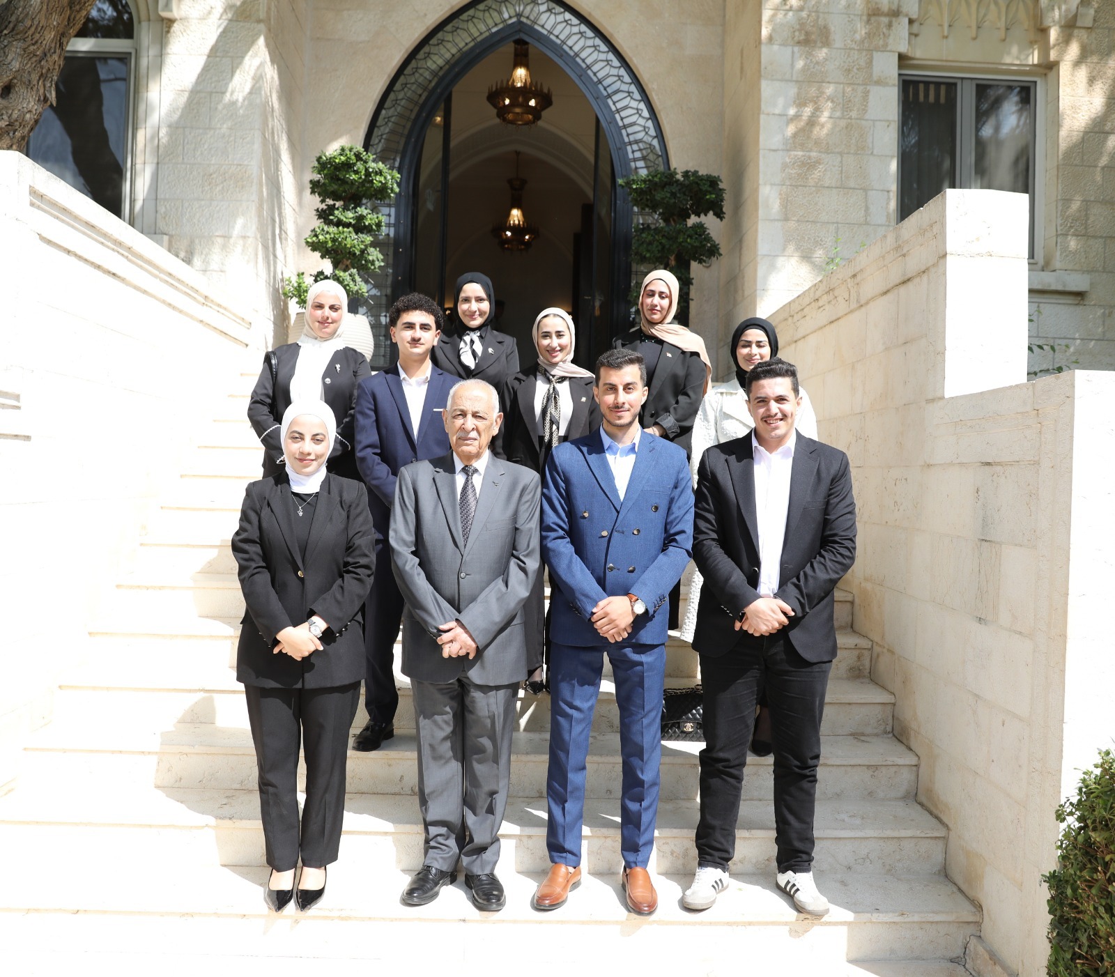 رئيس الديوان الملكي يستقبل وفدا من مجلس شباب عجلون