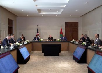 الملك يوجه الحكومة للمضي في إعداد وتنفيذ خطط تعزيز المخزون الاستراتيجي من الطاقة