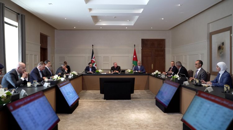 الملك يوجه الحكومة للمضي في إعداد وتنفيذ خطط تعزيز المخزون الاستراتيجي من الطاقة