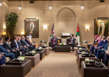 الملك يحذر من خطورة استغلال اضطرابات المنطقة لفرض واقع جديد في القدس