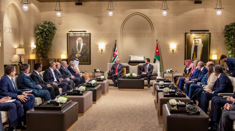 الملك يحذر من خطورة استغلال اضطرابات المنطقة لفرض واقع جديد في القدس