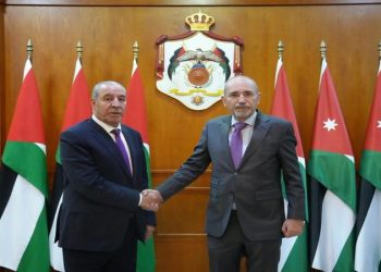 الصفدي والشيخ يحذران من تبعات استمرار الإجراءات الإسرائيلية الخطيرة بالضفة