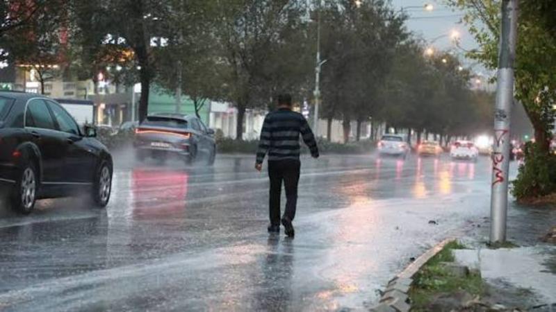 زخات مطرية متوقعة ليل السبت والأحد شمال ووسط المملكة في حالة غير معتادة