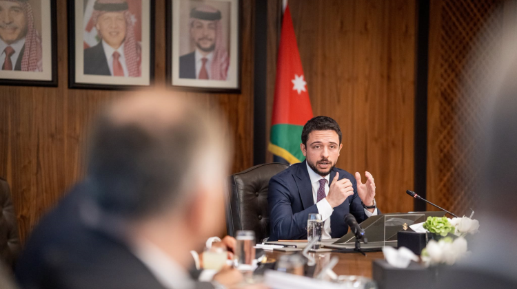 ولي العهد يترأس جانبا من جلسة مجلس الوزراء