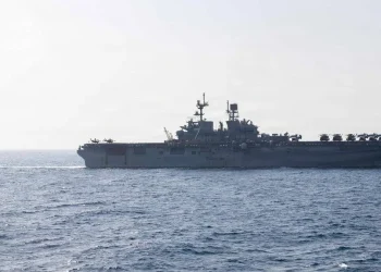 إصابة 8 جنود أمريكيين في هجوم إيراني على سفينتهم بمضيق هرمز