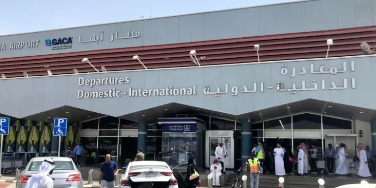التصعيد بالتصعيد .. الحوثيون يُهددون بإغلاق مطارات السعودية