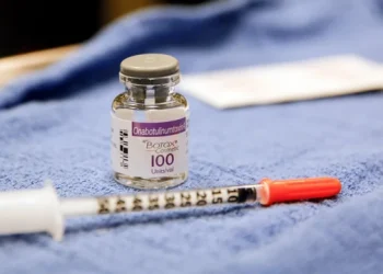 الجمارك تضبط معملاً غير مرخص لتصنيع مستحضرات دوائية داخل منزل في عمّان