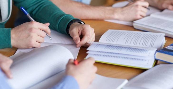 الخطيب يوضح ويكشف تفاصيل مهمة بخصوص منحة العشائر والأقل حظا