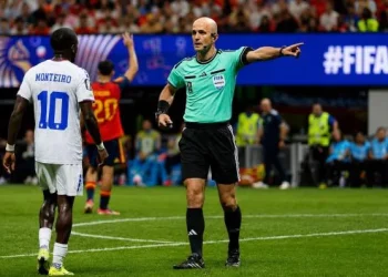 المخادمة يقود طاقما تحكيميا أردنيا في كأس آسيا 2027