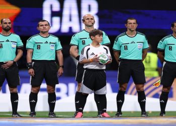 بقيادة مخادمة.. طاقم تحكيم أردني يشارك في مباريات كأس الخليج