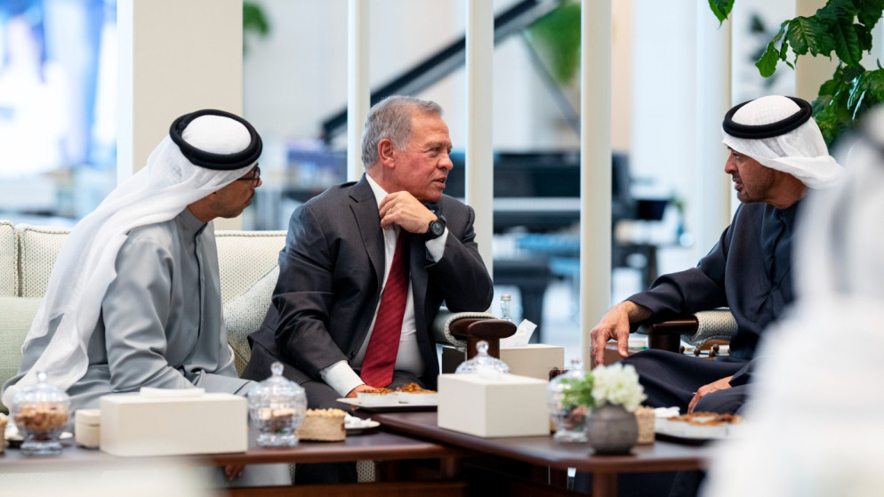 الملك ورئيس دولة الإمارات يعقدان مباحثات في أبوظبي
