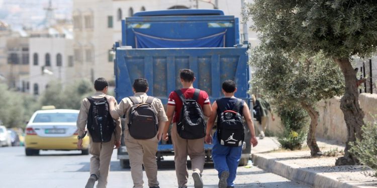 الصحة: 33% من طلبة المدارس بعمر 13-17 عاماً يعانون من زيادة الوزن أو السمنة