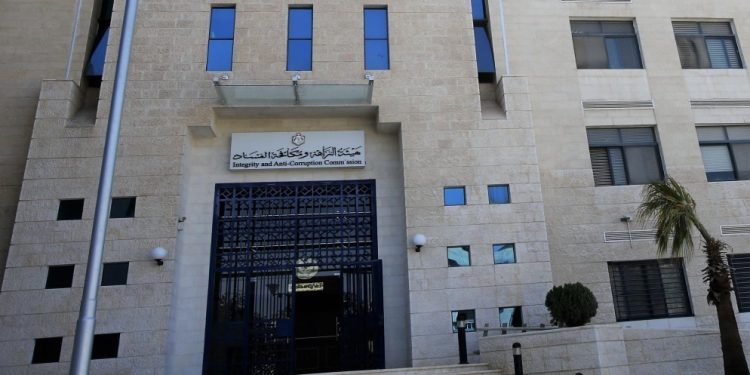 توقيف موظف سابق بأمانة عمان بتهمة اختلاس نحو 149 ألف دينار
