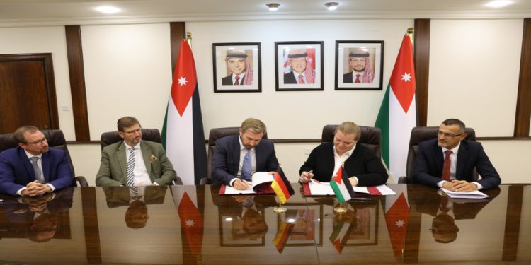 الأردن وألمانيا يوقعان اتفاقيتي تمويل لدعم التعليم والمياه بقيمة 96.5 مليون يورو