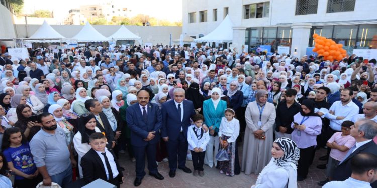 البدور يعلن بعثات لأبناء موظفي الصحة وقطع أراضٍ في مدينة عمرة