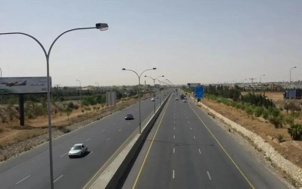 تنويه للسائقين بشأن تحويل طريق عمّان التنموي إلى طريق مدفوع الأجر