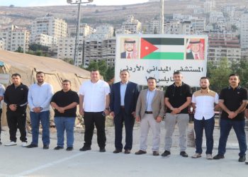 وصول طواقم المستشفى الميداني الأردني نابلس /12 إلى أرض المهمة