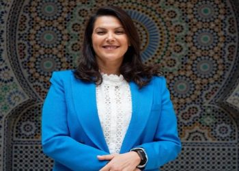 العاهل المغربي يعين سيدة رئيسة للوزراء كأول امرأة تشغل المنصب