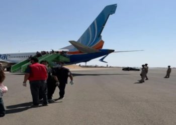 إصابة قائدي طائرة فلاي دبي بعد هبوطها اضطراريا في تبوك