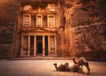 أكثر من 318 ألف زائر للبترا خلال 8 شهور